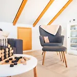 Huus Binnensee Og2 - Dachwohnung Mit Wasserblick - Lesesessel & Wlan - Fuer Paare - Ruhige Lage - Suedstrand 5 Min Mit Rad Appartement