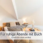 Huus Binnensee Og2 - Dachwohnung Mit Wasserblick - Lesesessel & Wlan - Fuer Paare - Ruhige Lage - Suedstrand 5 Min Mit Rad * Fehmarn