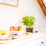 Huus Binnensee Og2 - Dachwohnung Mit Wasserblick - Lesesessel & Wlan - Fuer Paare - Ruhige Lage - Suedstrand 5 Min Mit Rad Fehmarn