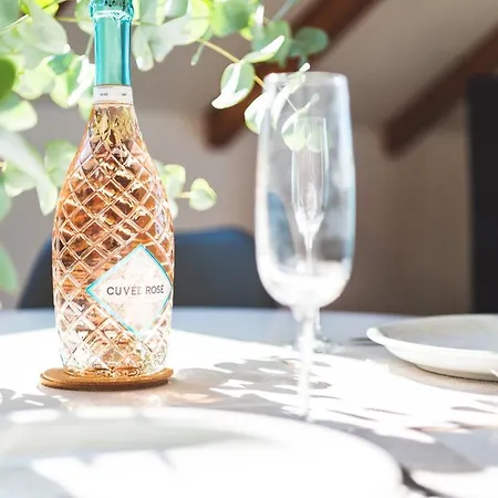 Huus Binnensee Og2 - Dachwohnung Mit Wasserblick - Lesesessel & Wlan - Fuer Paare - Ruhige Lage - Suedstrand 5 Min Mit Rad Φέμαρν