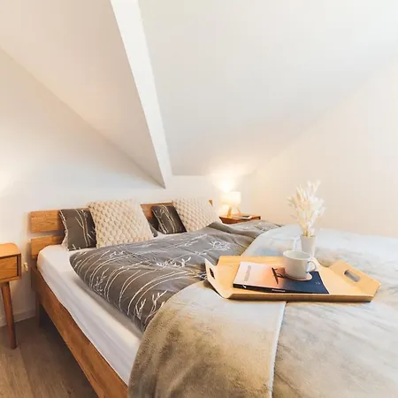 Διαμέρισμα Huus Binnensee Og2 - Dachwohnung Mit Wasserblick - Lesesessel & Wlan - Fuer Paare - Ruhige Lage - Suedstrand 5 Min Mit Rad *