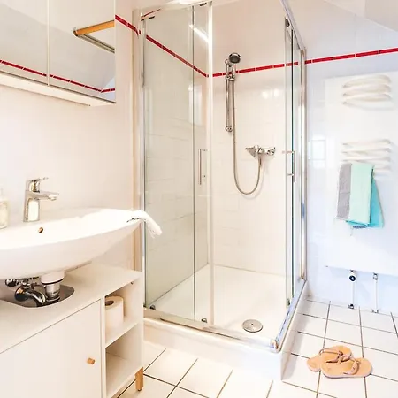 Huus Binnensee Og2 - Dachwohnung Mit Wasserblick - Lesesessel & Wlan - Fuer Paare - Ruhige Lage - Suedstrand 5 Min Mit Rad