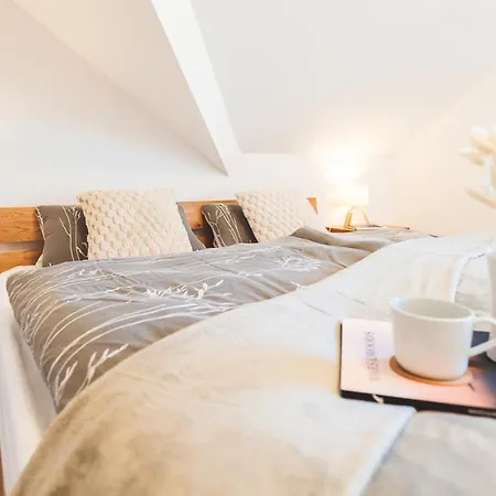 Huus Binnensee Og2 - Dachwohnung Mit Wasserblick - Lesesessel & Wlan - Fuer Paare - Ruhige Lage - Suedstrand 5 Min Mit Rad Apartmán Fehmarn