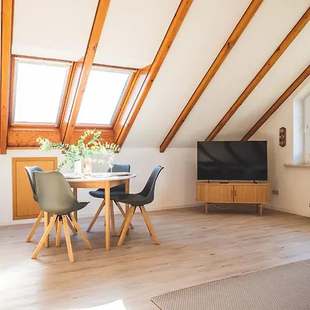 Huus Binnensee Og2 - Dachwohnung Mit Wasserblick - Lesesessel & Wlan - Fuer Paare - Ruhige Lage - Suedstrand 5 Min Mit Rad Apartmán *