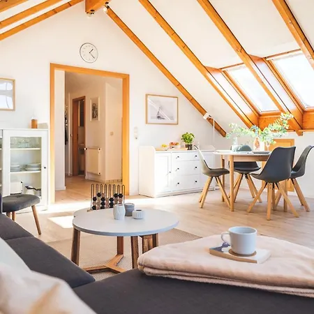 Apartmán Huus Binnensee Og2 - Dachwohnung Mit Wasserblick - Lesesessel & Wlan - Fuer Paare - Ruhige Lage - Suedstrand 5 Min Mit Rad *