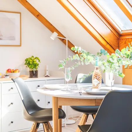 Διαμέρισμα Huus Binnensee Og2 - Dachwohnung Mit Wasserblick - Lesesessel & Wlan - Fuer Paare - Ruhige Lage - Suedstrand 5 Min Mit Rad