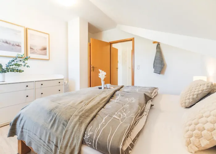 Huus Binnensee Og2 - Dachwohnung Mit Wasserblick - Lesesessel&wlan - Für Paare - Ruhige Lage - Südstrand 5 Min Mit Rad *